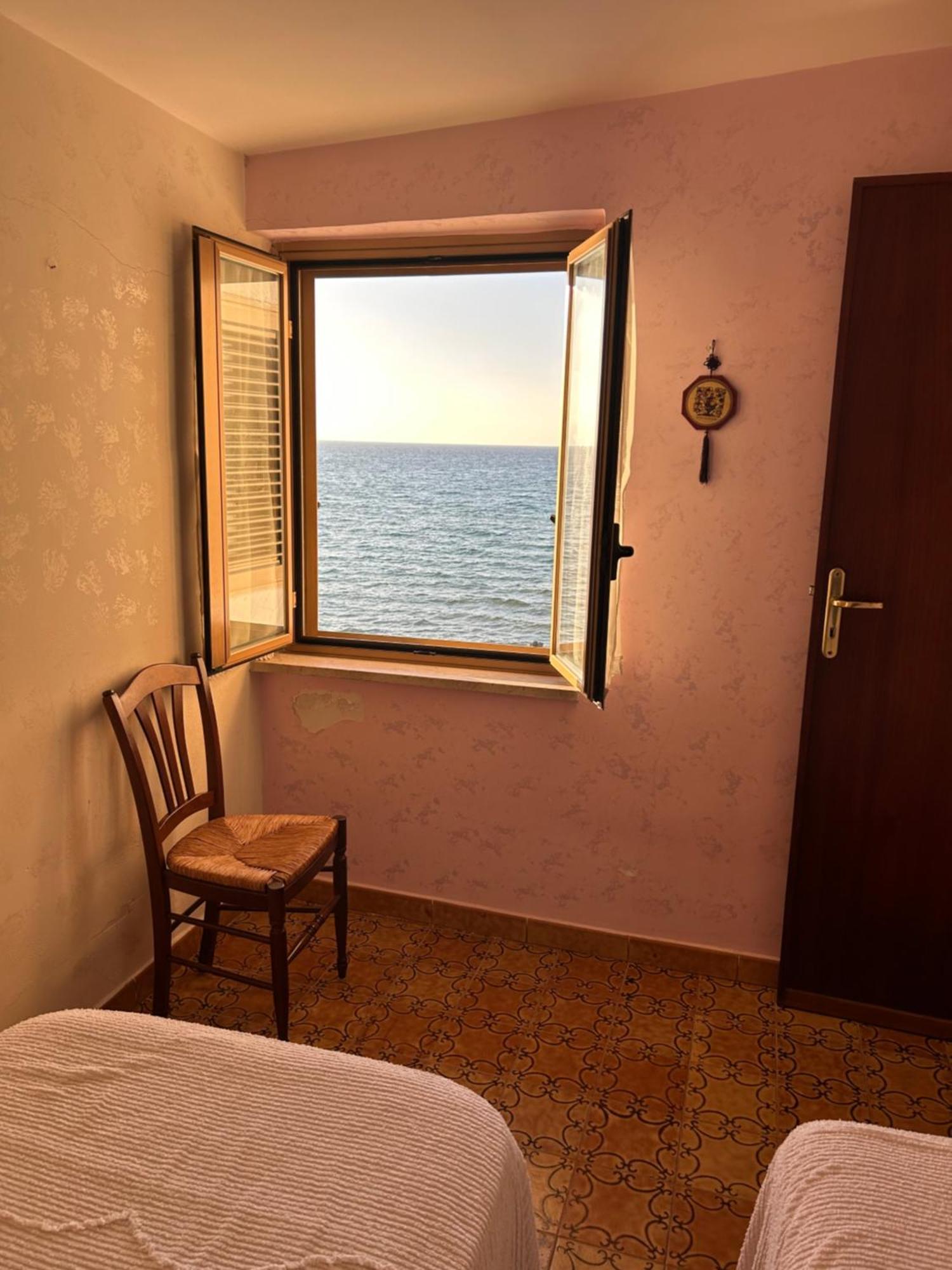 Casa Vacanza Barbera - In Riva Al Mare Villa Trappeto  Exterior photo